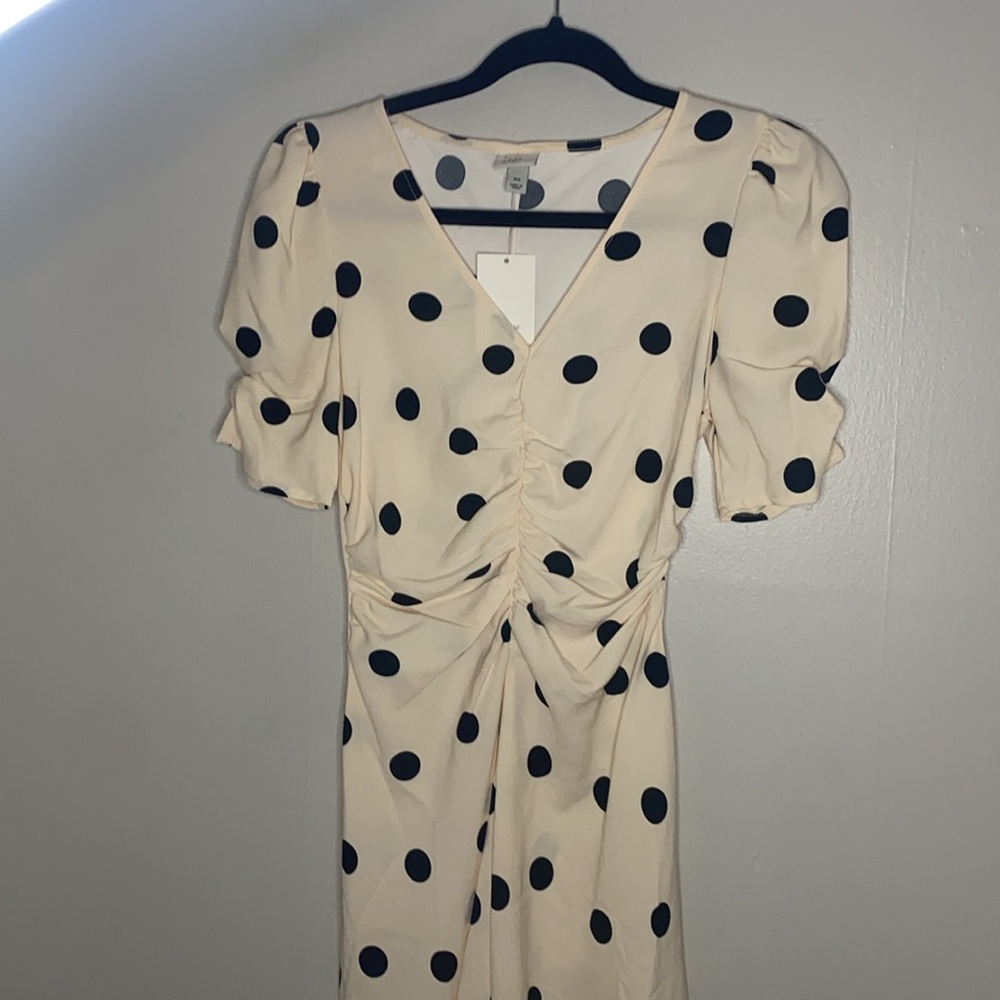 🌵NWT Crème with black polka dots short sleeve midi dress! - Picture 2 of 12